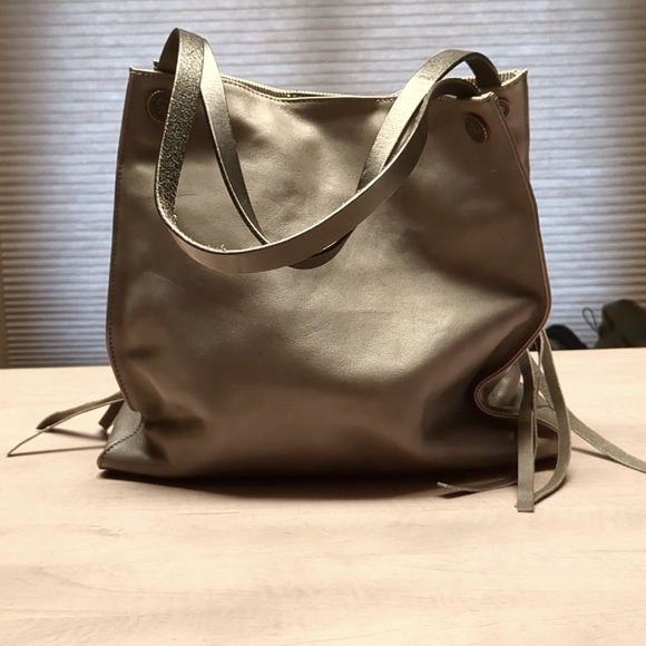 Old Trend Daisy Tote in Grey - Picture 4 of 14